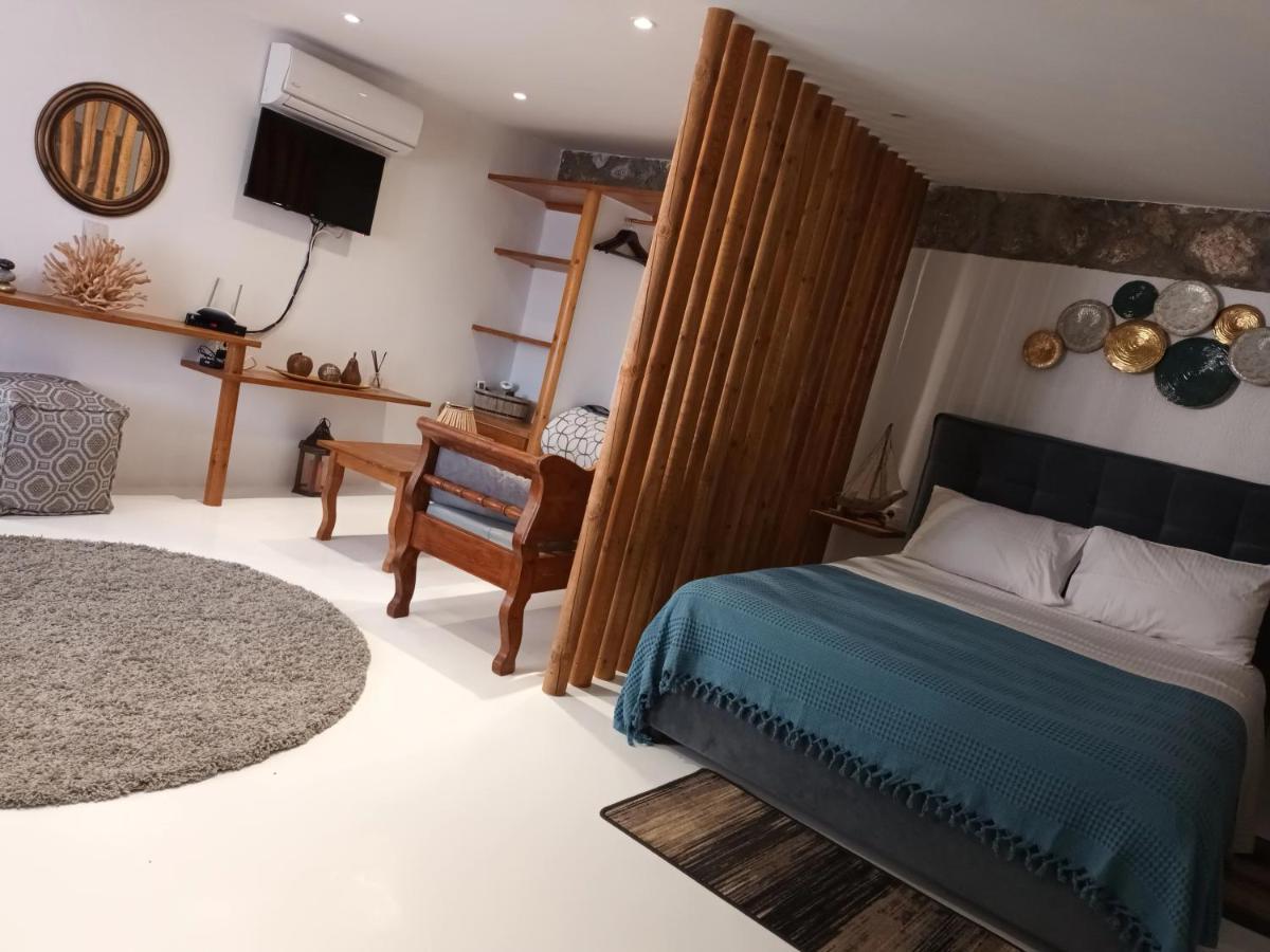 Woodstone Studios & Apartments Santorini Pýrgos Екстериор снимка